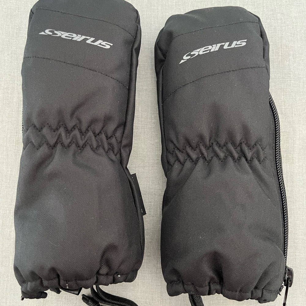 Seirus Black Snow Gloves